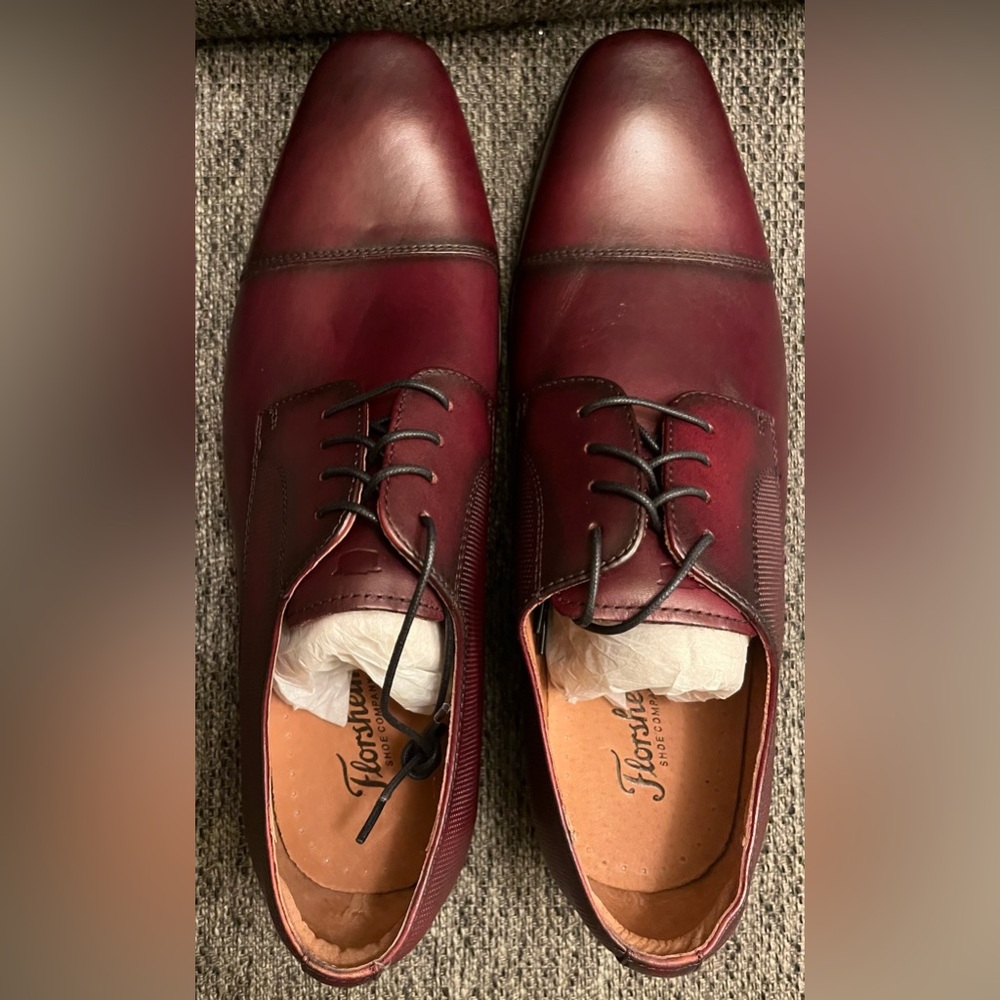 Florsheim Mens Postino Burgundy Oxford Cap Toe Leather Dress Shoes. Size 10